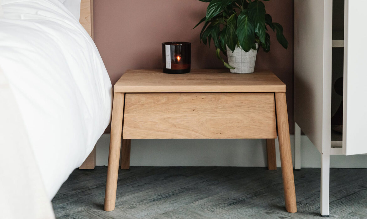 Best oak Bedside Tables to Improve Room Space