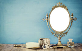 Best Vintage Mirror For Classical Look Home Decor