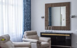 Square shape Mirrors That Will Make Your Place More Beautiful